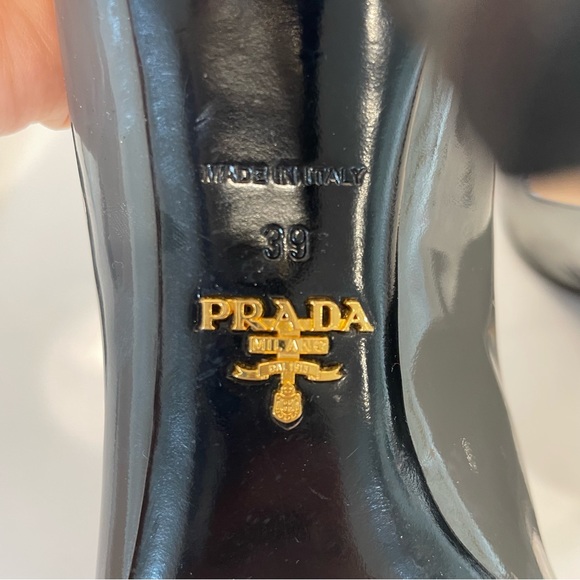 PRADA PATENT LEATHER HEELS - Charcoal Grey - Authentic - Picture 12 of 12
